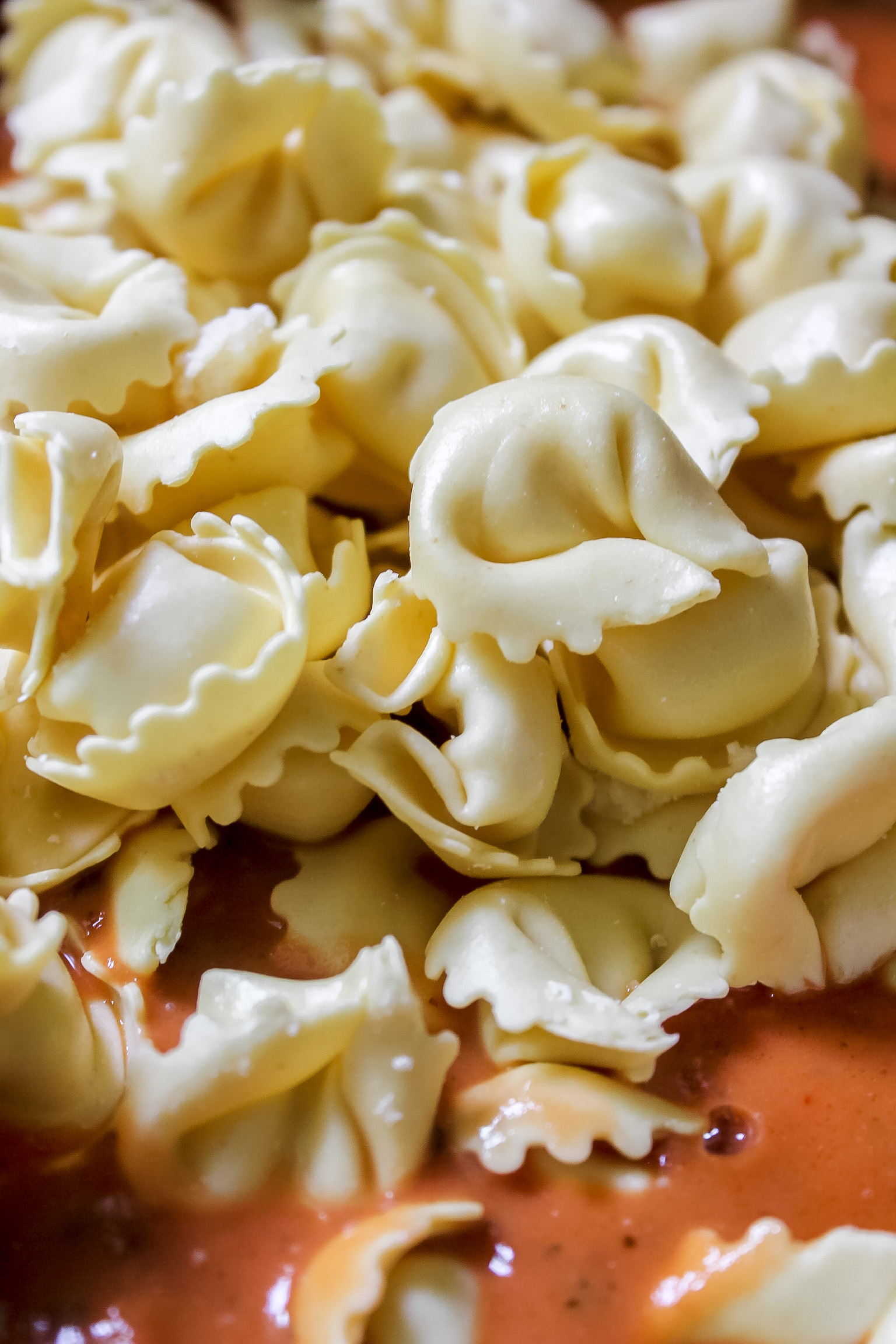 One Pot Italian Sausage Spinach And Cheese Tortellini The Seasoned Skillet