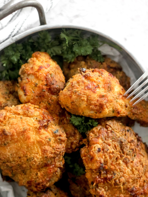 Crispy Air Fryer Fried Chicken Legs & Thighs in Silver Tray_Featured Image