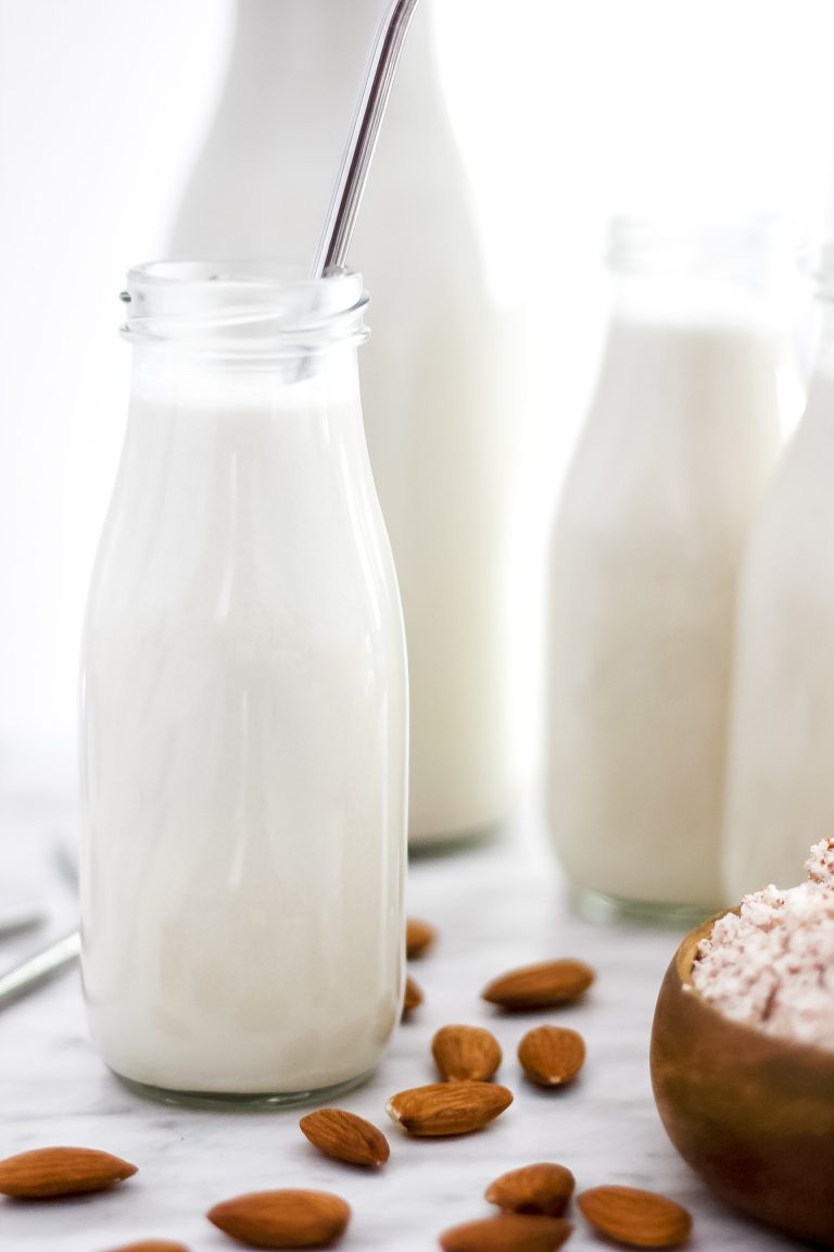 How to Make the BEST Almond Milk (Dairy-Free & Vegan) - The Seasoned ...