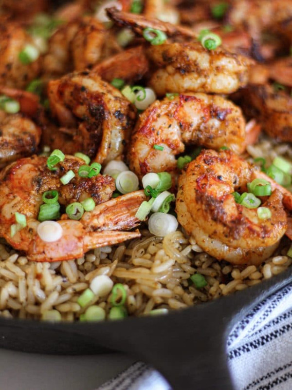 easy one pot cajun shrimp and rice in black skillet