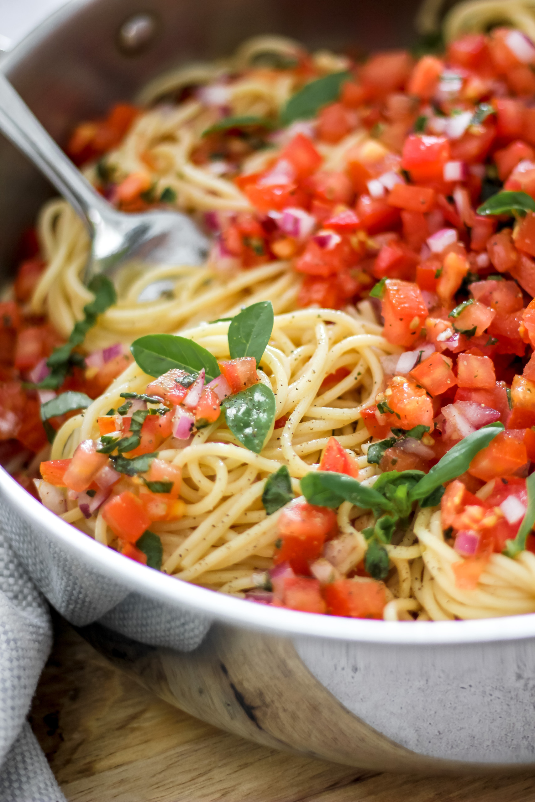 Bruschetta Pasta Salad - The Seasoned Skillet