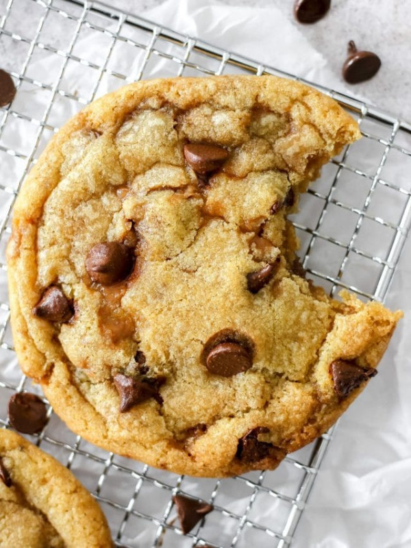 cropped-Brown-Butter-Toffee-Chocolate-Chip-Cookies_Featured-Image-scaled-1.jpg