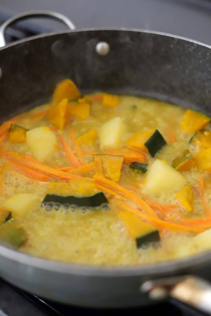potato, pumpkin, carrot and stock in large skillet.