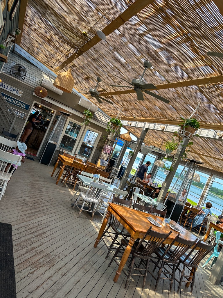 interior of the blue mussel cafe.